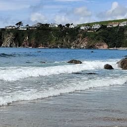 Improver Surf Lesson thumbnail image, ran by Bantham Surfing Academy